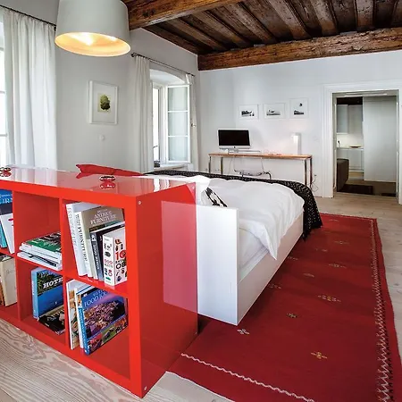 Fishsquare Apartman *